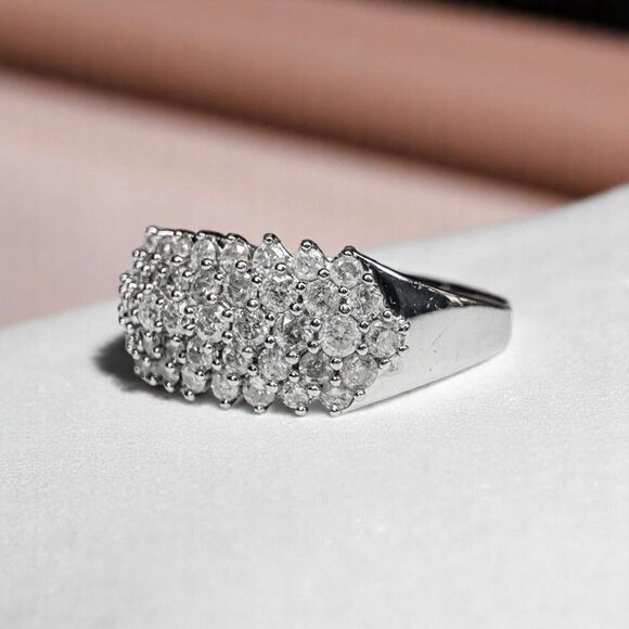 10K Gold- 2 Carat TW- Diamond Ring -Size 7- White Gold -Cluster Pave Ring -3g - Picture 9 of 16